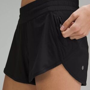 Lululemon 'Tracker' low rise 4" shorts, size 6